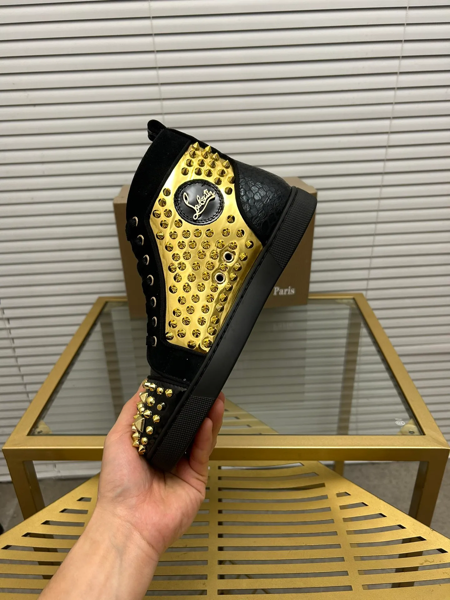 (Customized model) Ex-factory price is 560. christian louboutin (CL red sole shoes) counter series, casual sneakers for couples 📢 📢 📢 Exclusive hot style release 🎈🎈💪 Movable latex feet 👻 Finished outsole line [Proud] 😝Female 35-40# Male 38#-46, global supply😝 [Top version]: Original imported genuine leather upper, top original leather lining, original molded TPU outsole, original 1:1 detail processing, original shoe last,